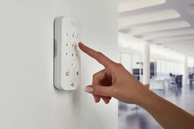 Tipos de alarmas para negocios: guía completa