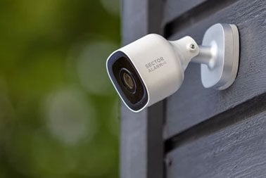 Tu complemento perfecto en seguridad: La cámara exterior HD de Sector Alarm