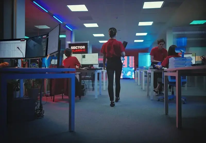la CRA de sector alarm controlando la seguridad de las empresas